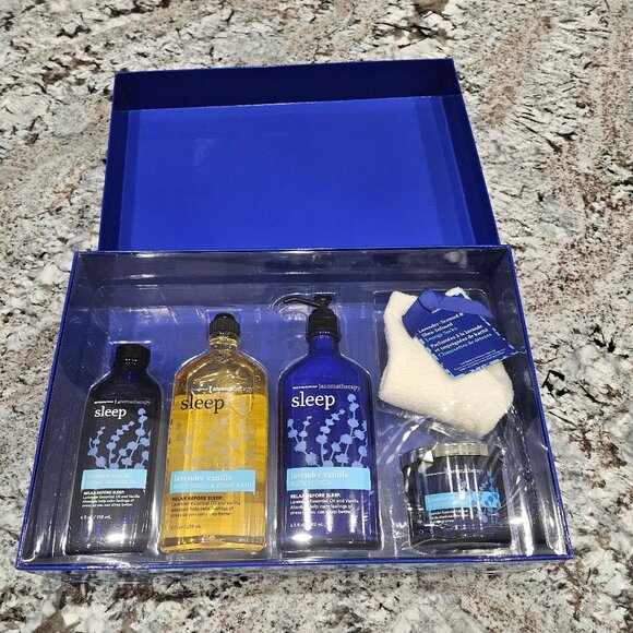 BRAND NEW BATH & BODY WORKS SLEEP GIFT BOX WITH LOTION, WASH, OIL, CANDLE, SOCKS - Picture 2 of 14